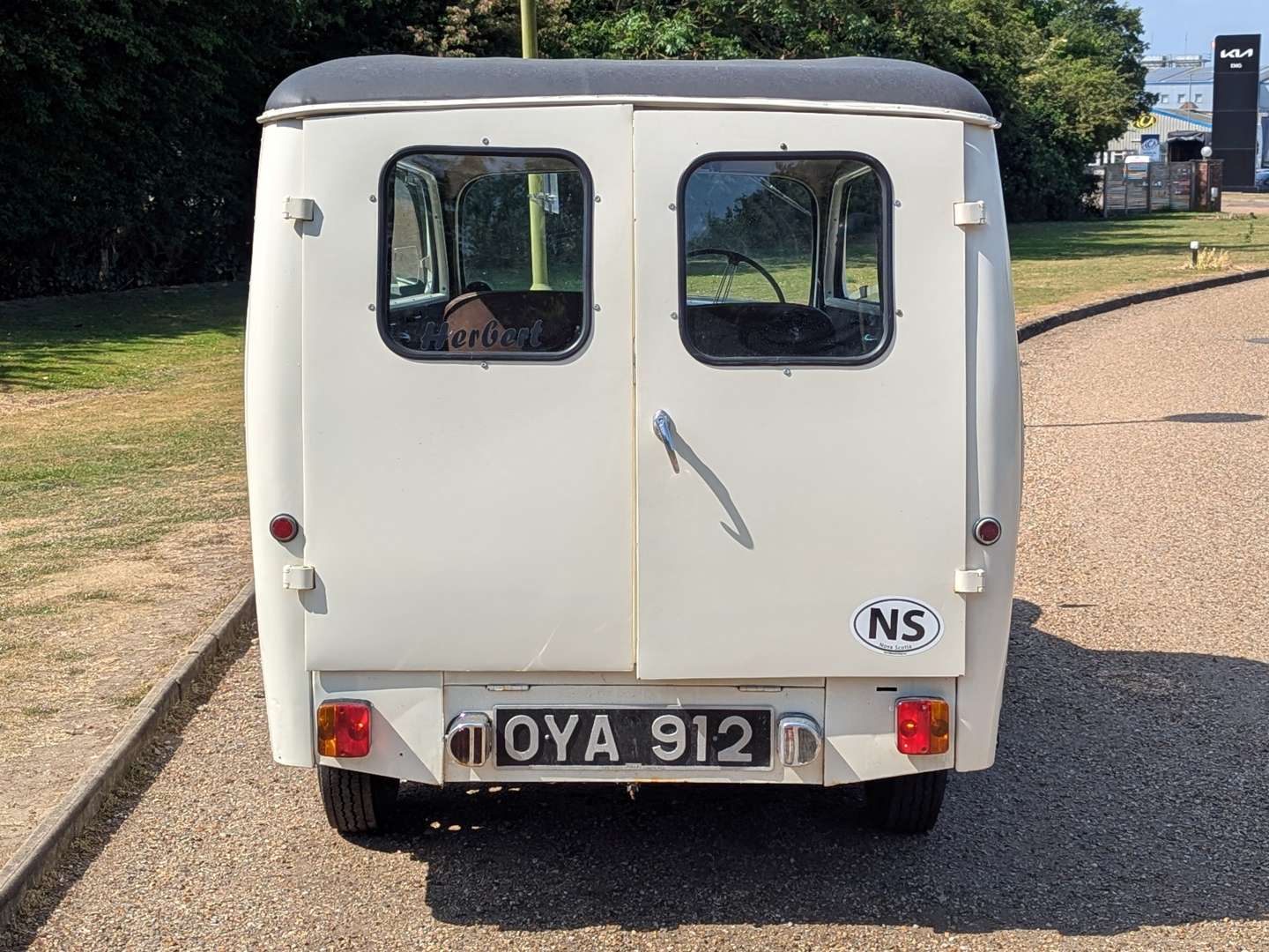<p>1952 JOWETT BRADFORD</p>