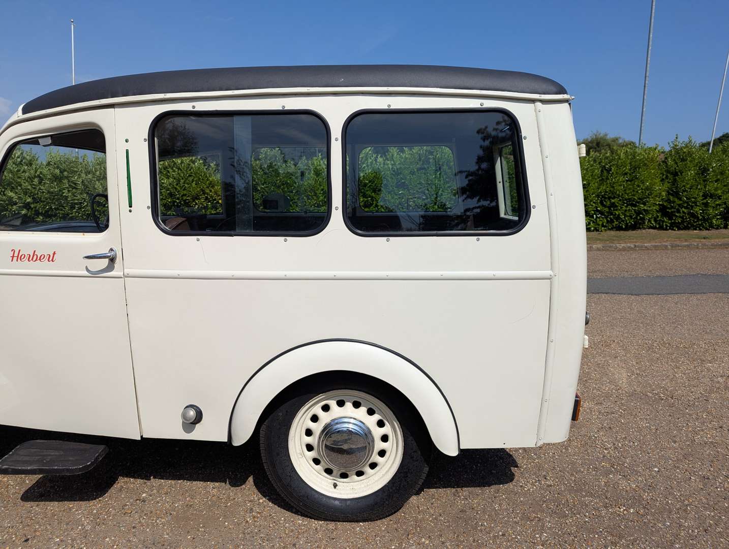 <p>1952 JOWETT BRADFORD</p>