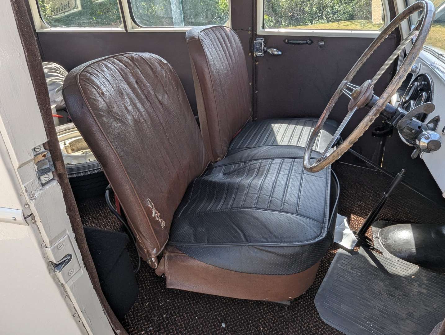 <p>1952 JOWETT BRADFORD</p>