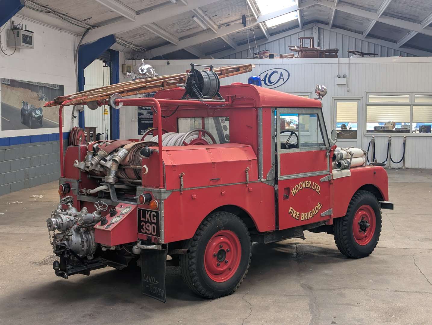 <p>1955 LAND ROVER SERIES I FIRE ENGINE</p>