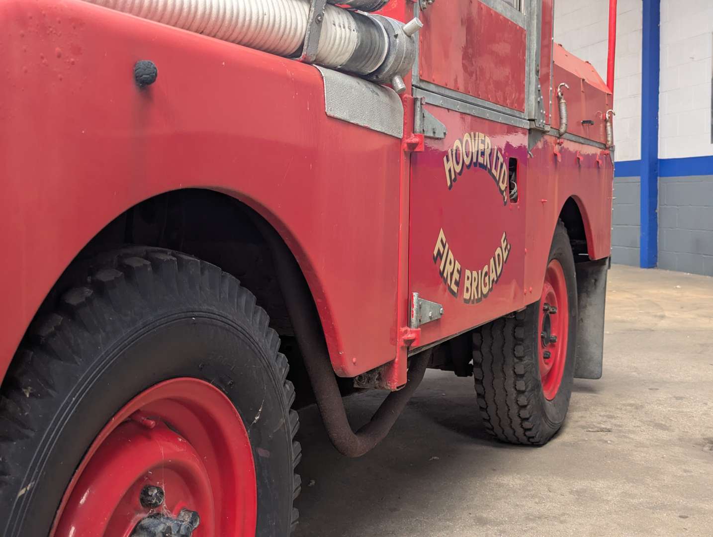 <p>1955 LAND ROVER SERIES I FIRE ENGINE</p>
