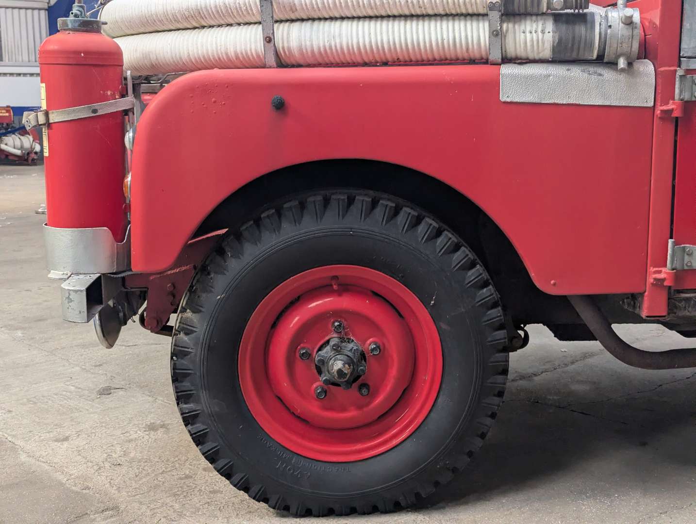 <p>1955 LAND ROVER SERIES I FIRE ENGINE</p>