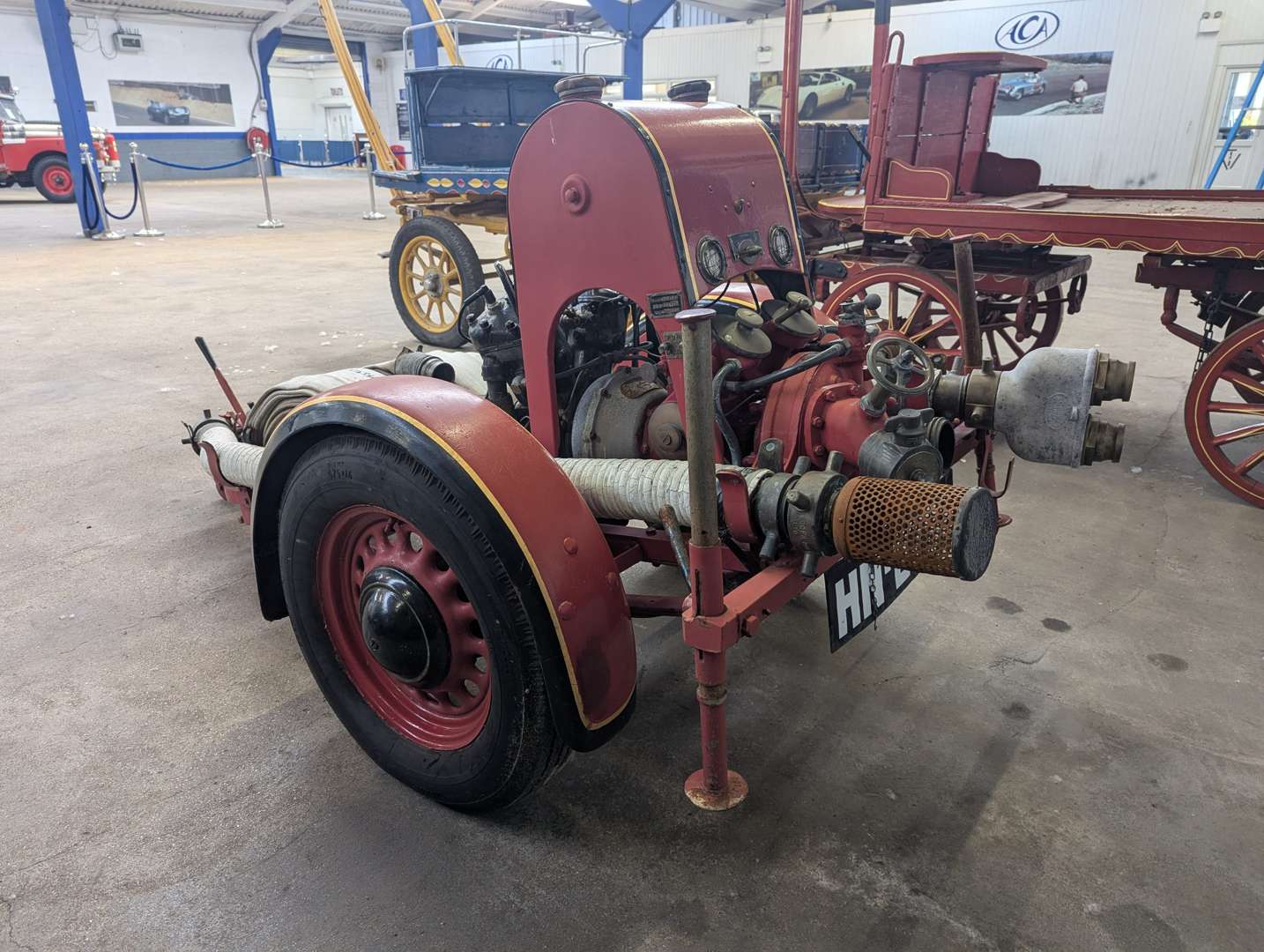 <p>1955 LAND ROVER SERIES I FIRE ENGINE</p>