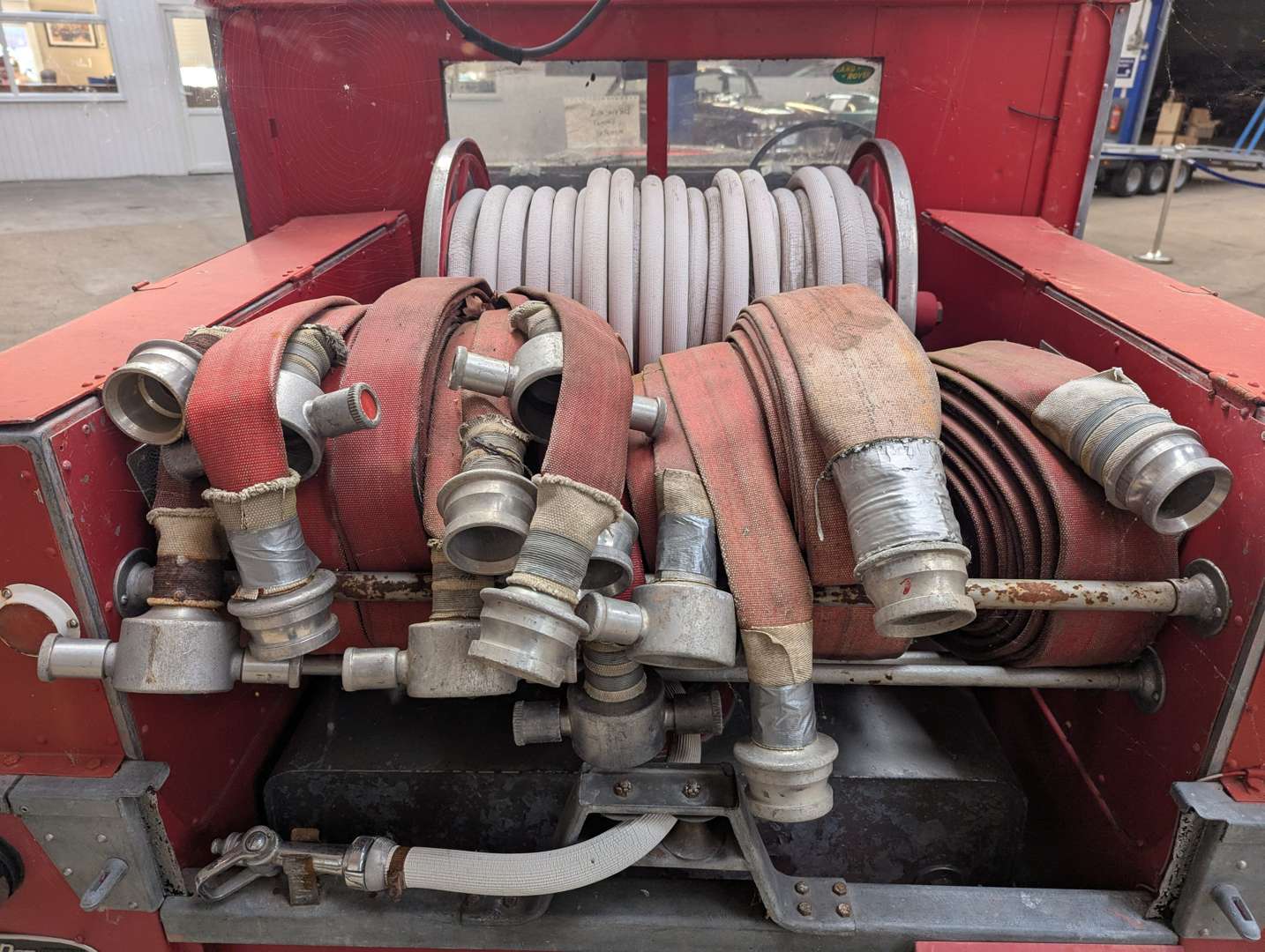 <p>1955 LAND ROVER SERIES I FIRE ENGINE</p>