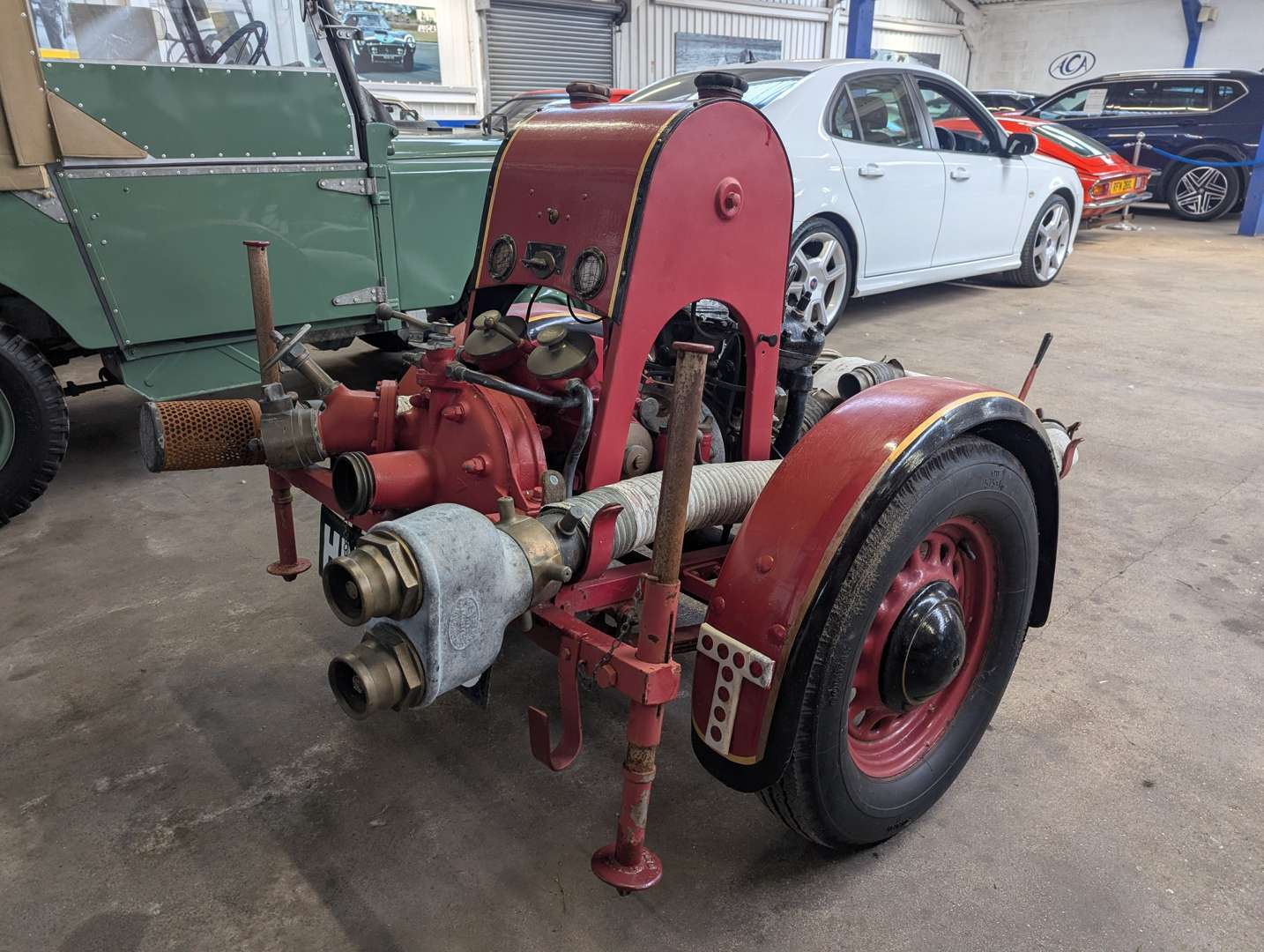 <p>1955 LAND ROVER SERIES I FIRE ENGINE</p>