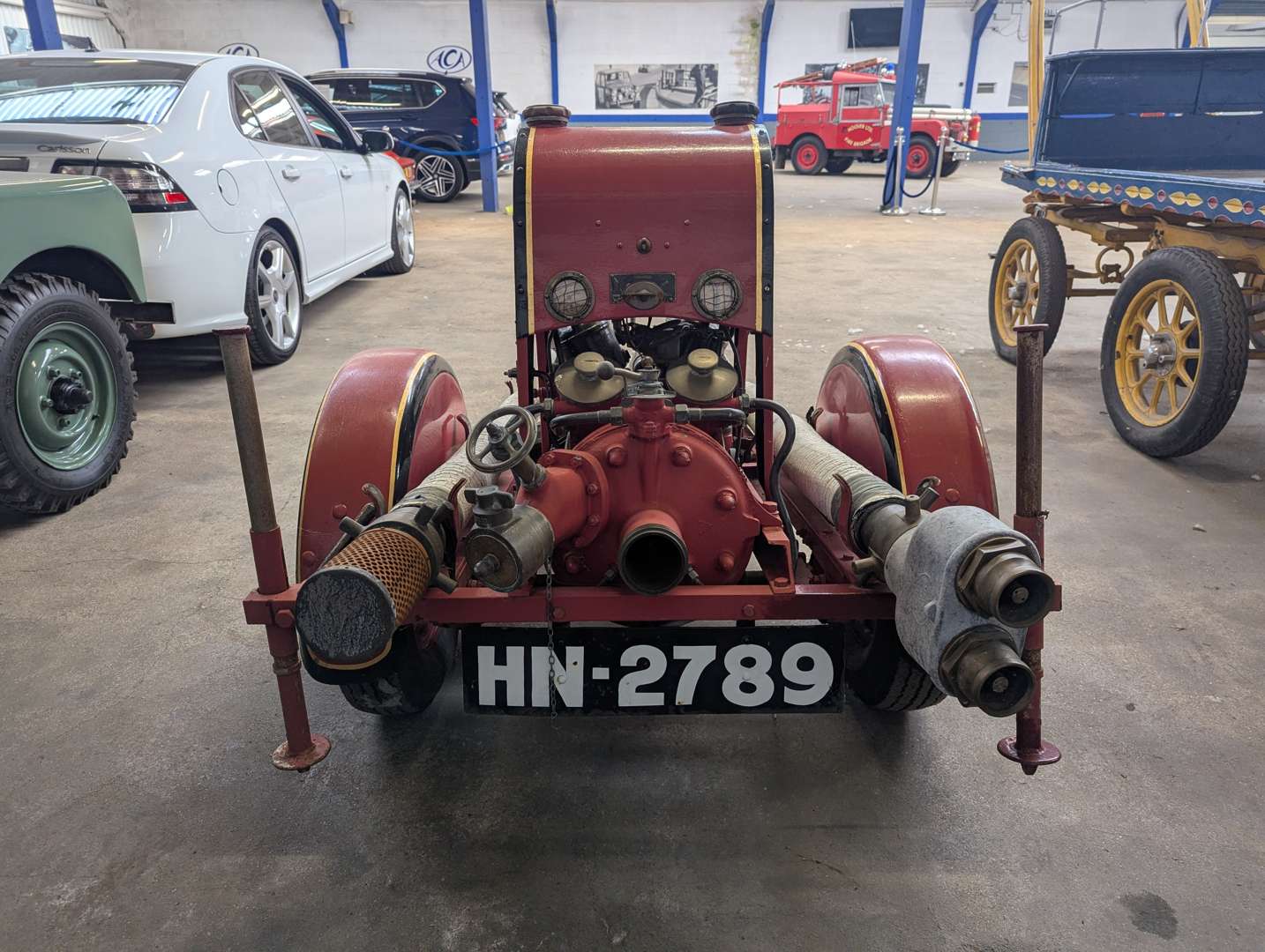 <p>1955 LAND ROVER SERIES I FIRE ENGINE</p>