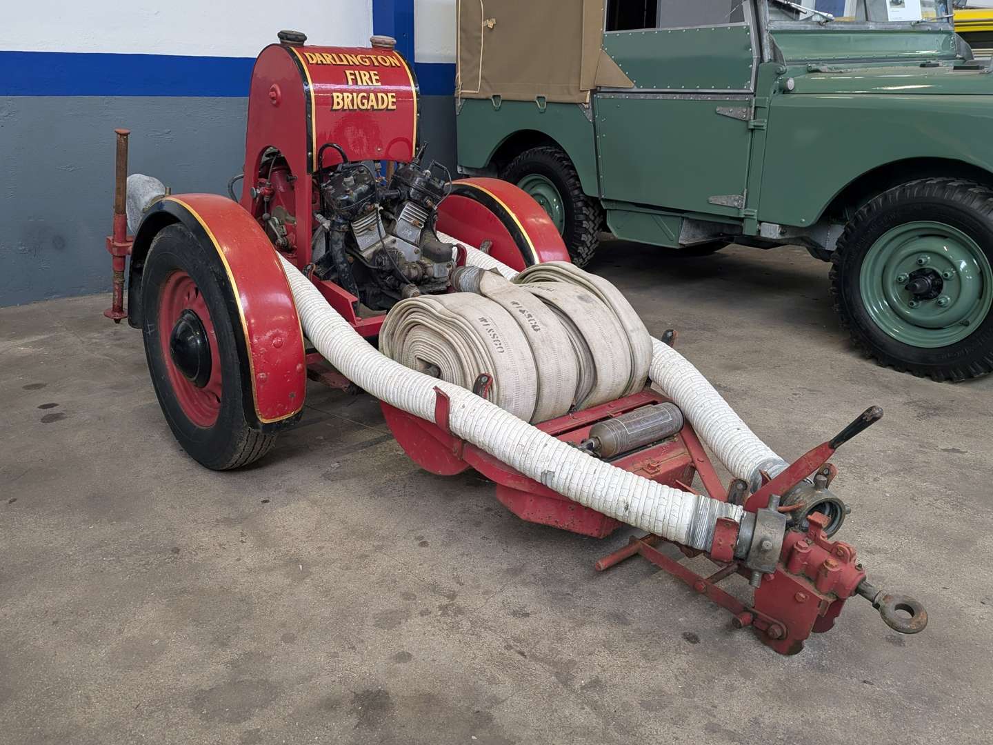 <p>1955 LAND ROVER SERIES I FIRE ENGINE</p>