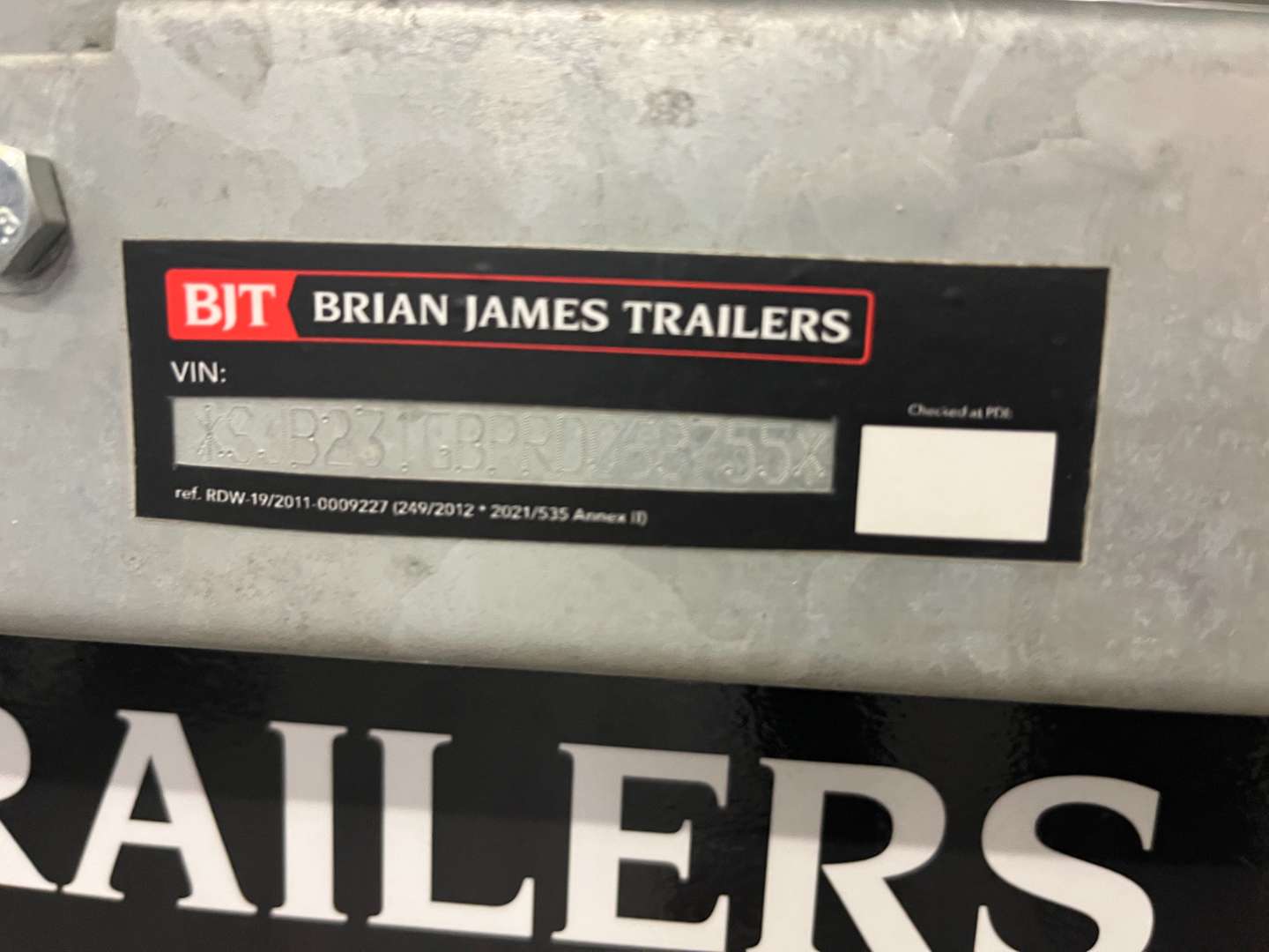 <p>BRIAN JAMES TRI AXLE TRAILER&nbsp;</p>
