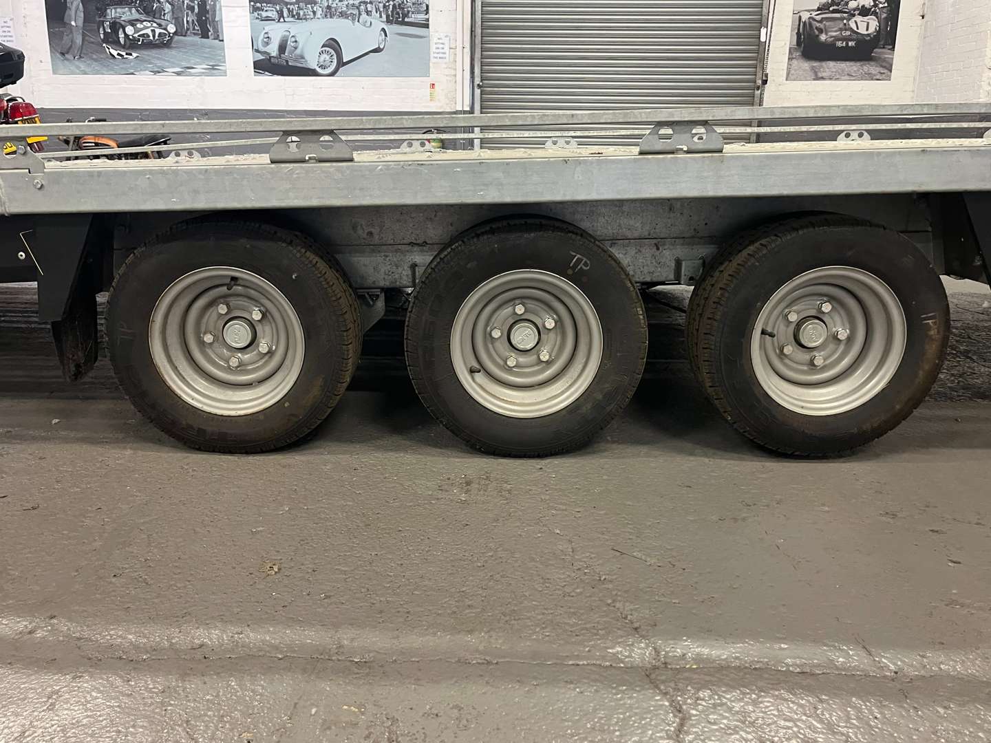 <p>BRIAN JAMES TRI AXLE TRAILER&nbsp;</p>