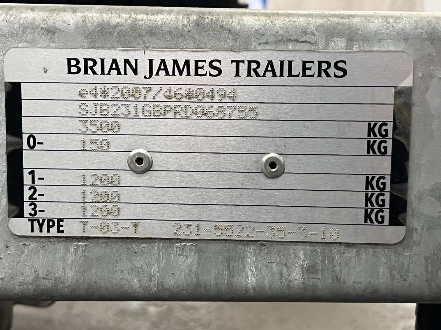 <p>BRIAN JAMES TRI AXLE TRAILER&nbsp;</p>