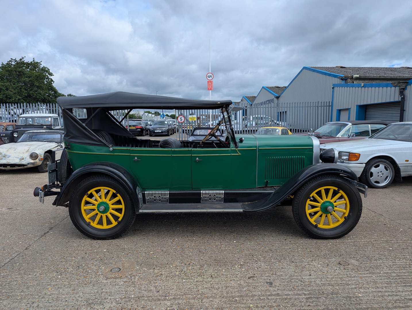 <p>1928 CHEVROLET FOUR DOOR TOURER</p>