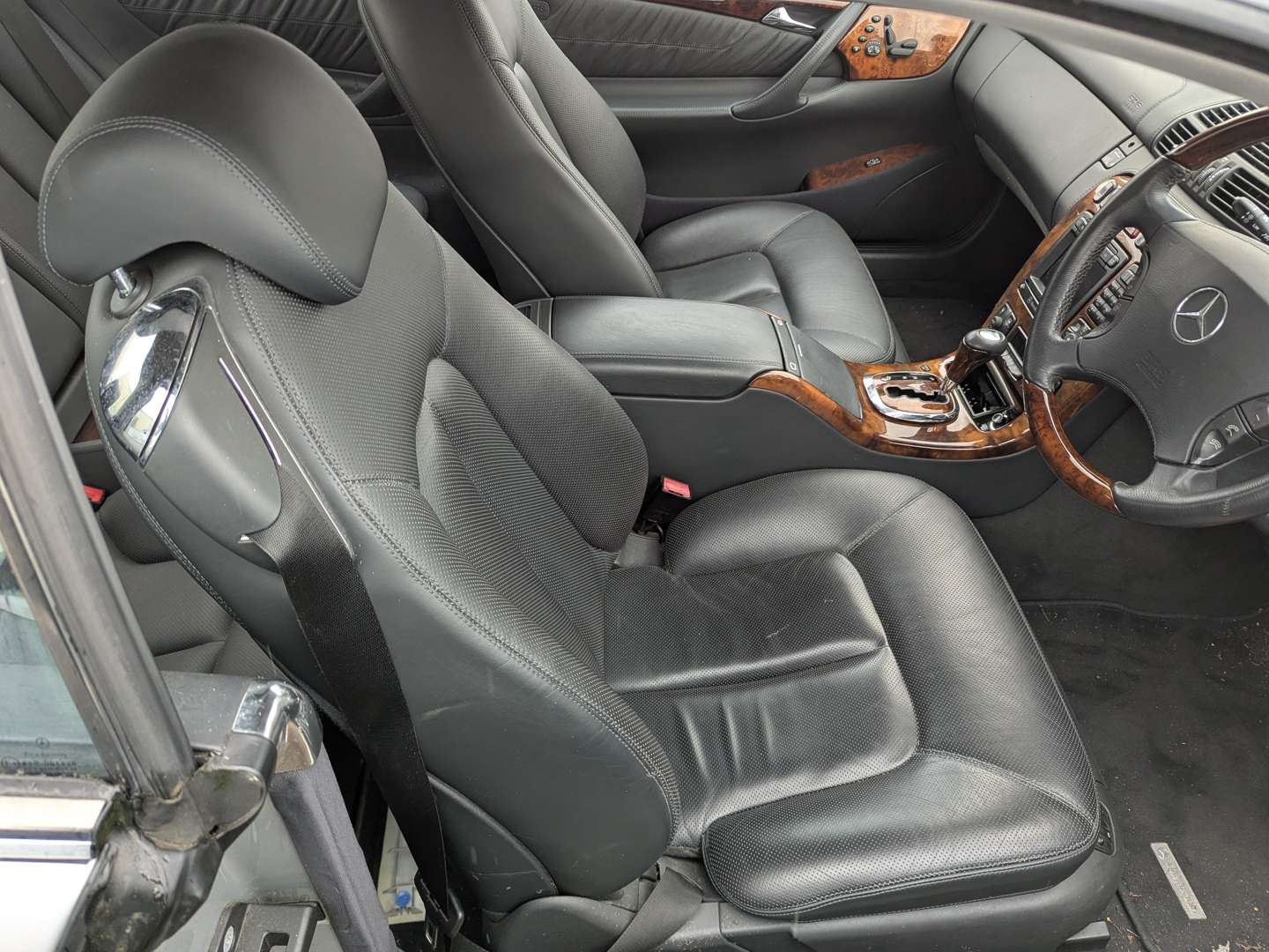 <p>2002 MERCEDES CL500 AUTO</p>