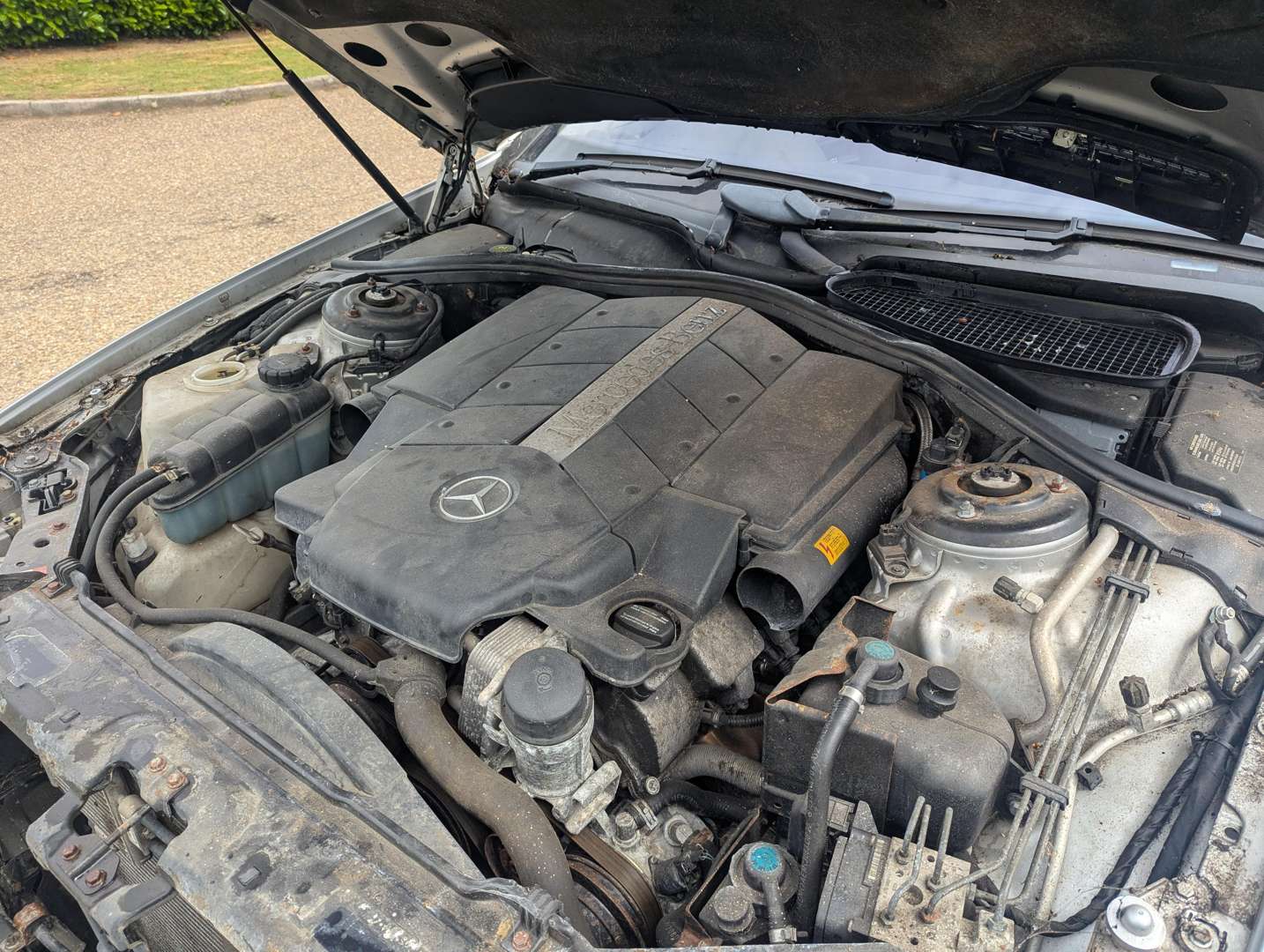<p>2002 MERCEDES CL500 AUTO</p>