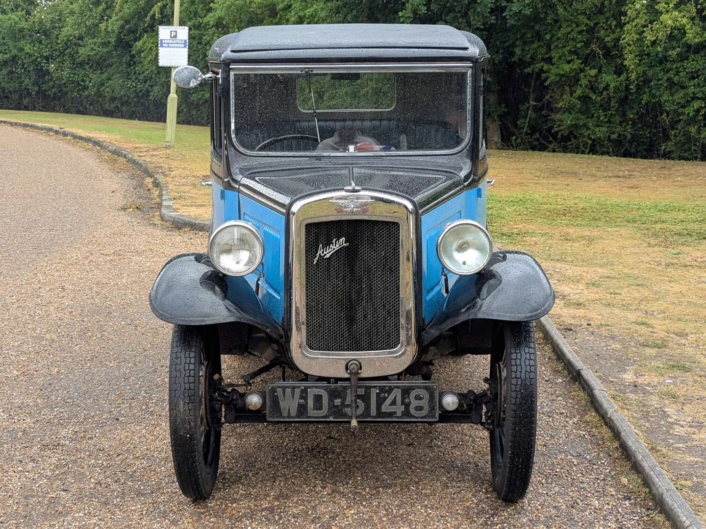 <p>1933 AUSTIN SEVEN BOX SALOON</p>