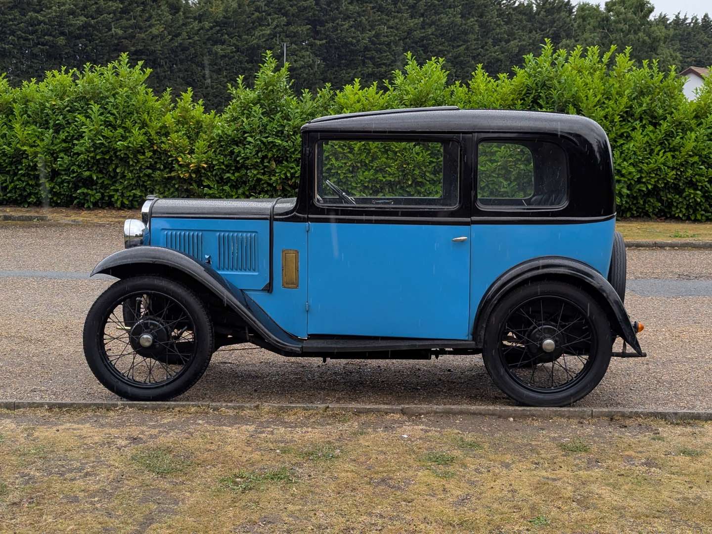 <p>1933 AUSTIN SEVEN BOX SALOON</p>