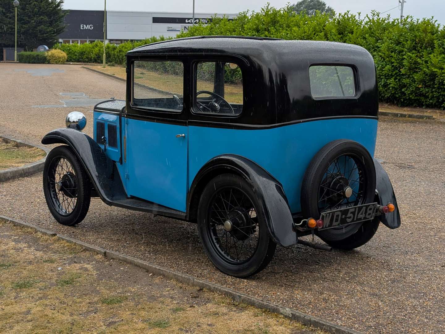 <p>1933 AUSTIN SEVEN BOX SALOON</p>