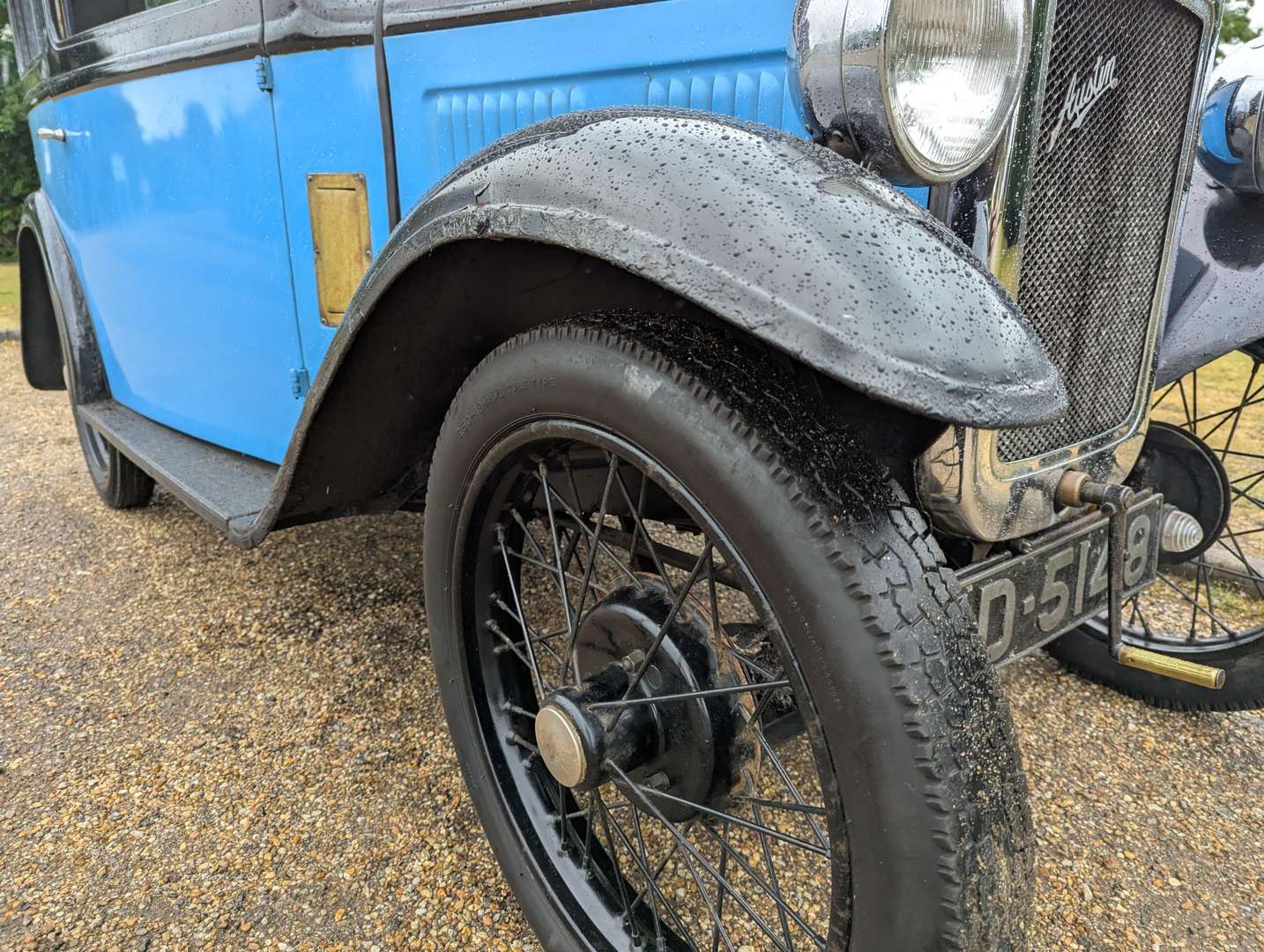 <p>1933 AUSTIN SEVEN BOX SALOON</p>