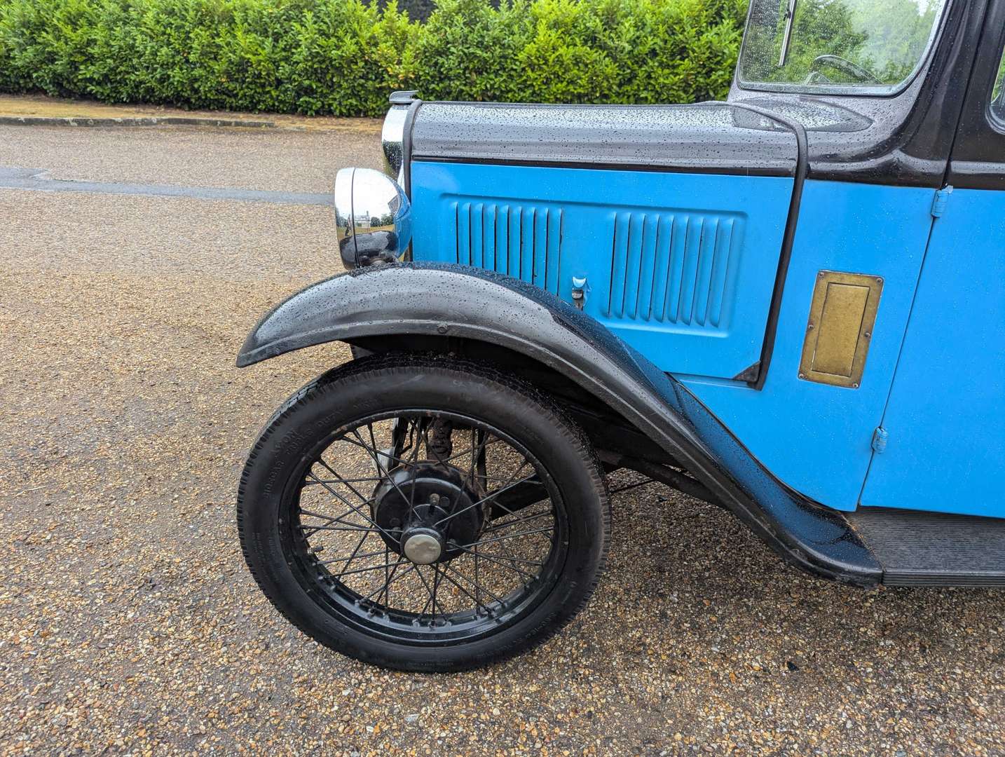 <p>1933 AUSTIN SEVEN BOX SALOON</p>