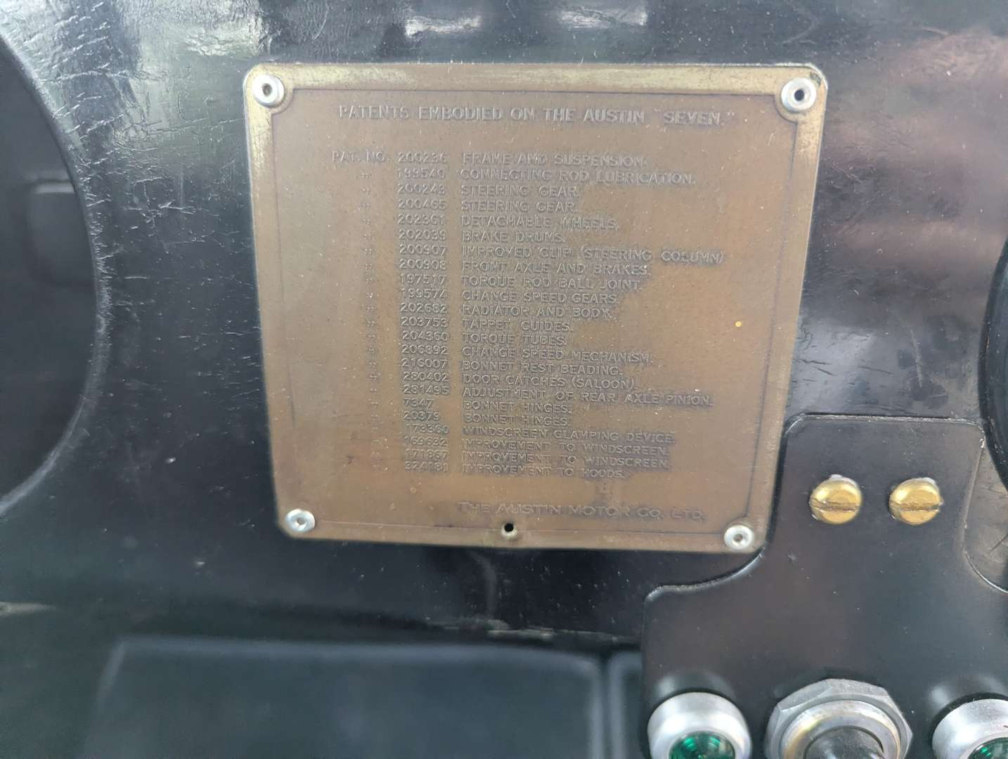 <p>1933 AUSTIN SEVEN BOX SALOON</p>