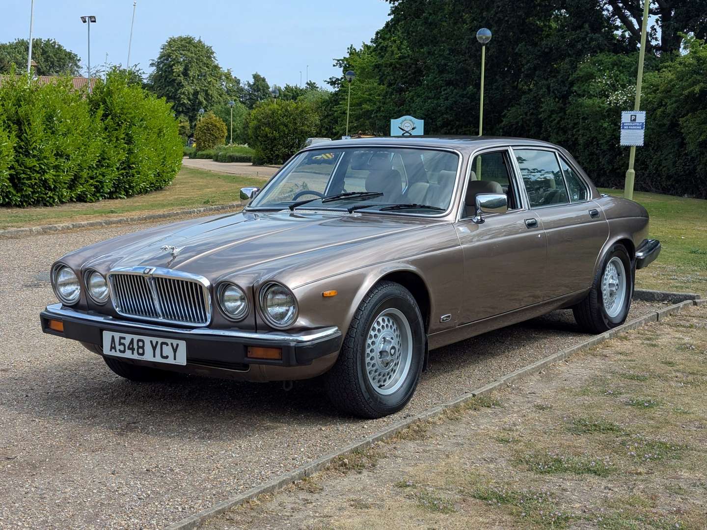 <p>1984 JAGUAR XJ6 4.2 AUTO SIII</p>