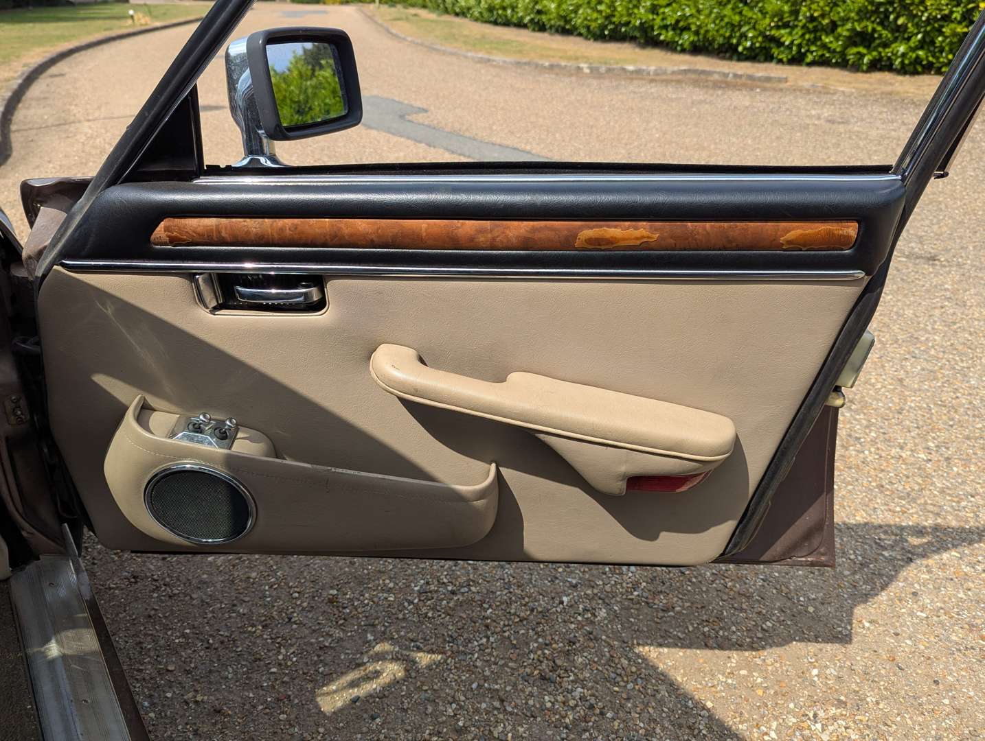 <p>1984 JAGUAR XJ6 4.2 AUTO SIII</p>