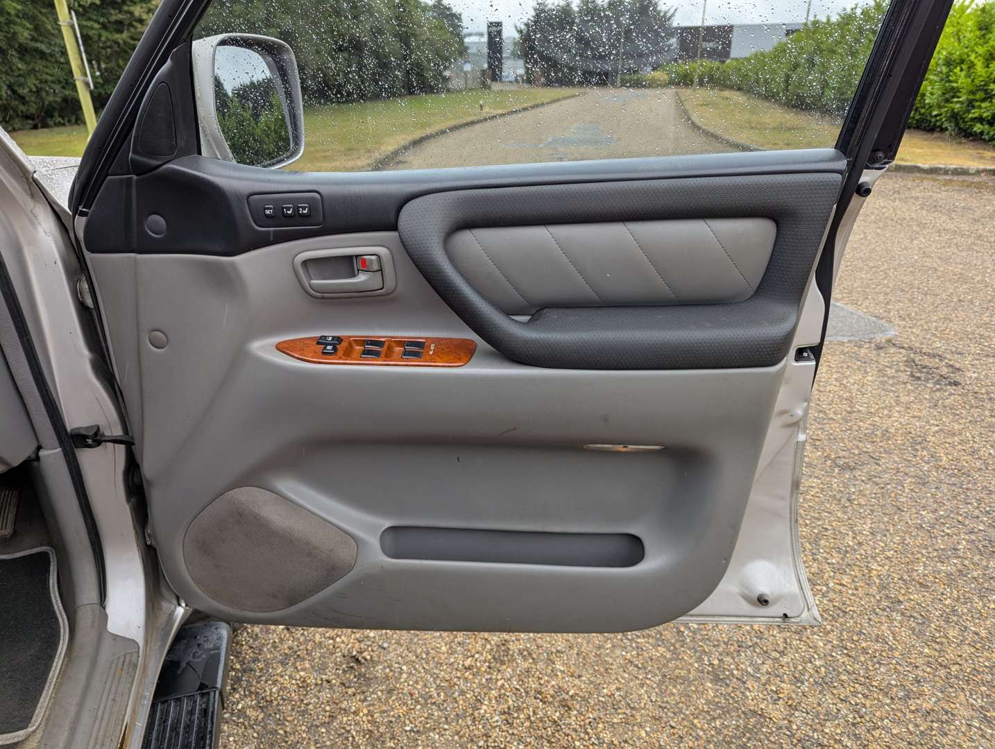 <p>2003 TOYOTA LAND CRUISER AMAZON 4.2TD</p>