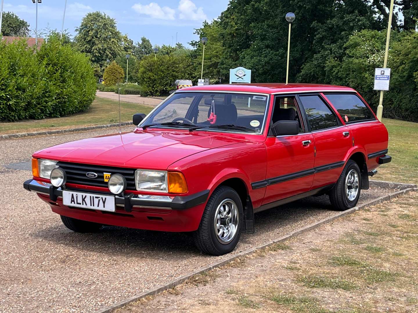 <p>1982 FORD CORTINA GL ESTATE MK5</p>