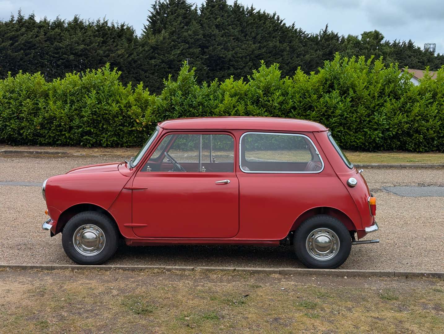 <p>1962 AUSTIN MINI SUPER DE LUXE</p>