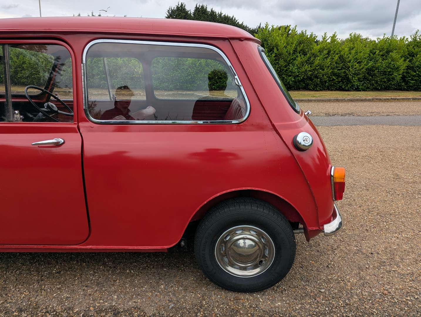 <p>1962 AUSTIN MINI SUPER DE LUXE</p>