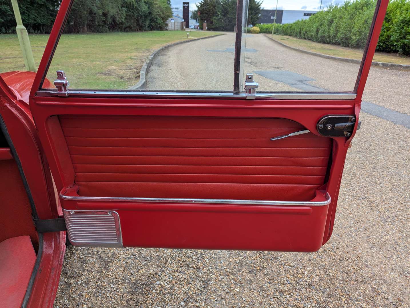 <p>1962 AUSTIN MINI SUPER DE LUXE</p>
