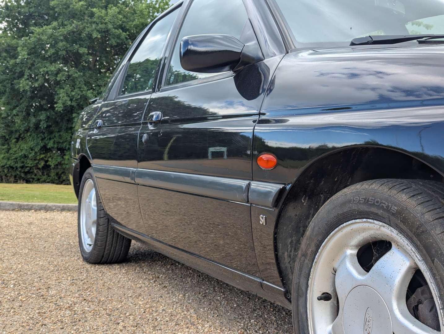 <p>1996 FORD ESCORT SI</p>