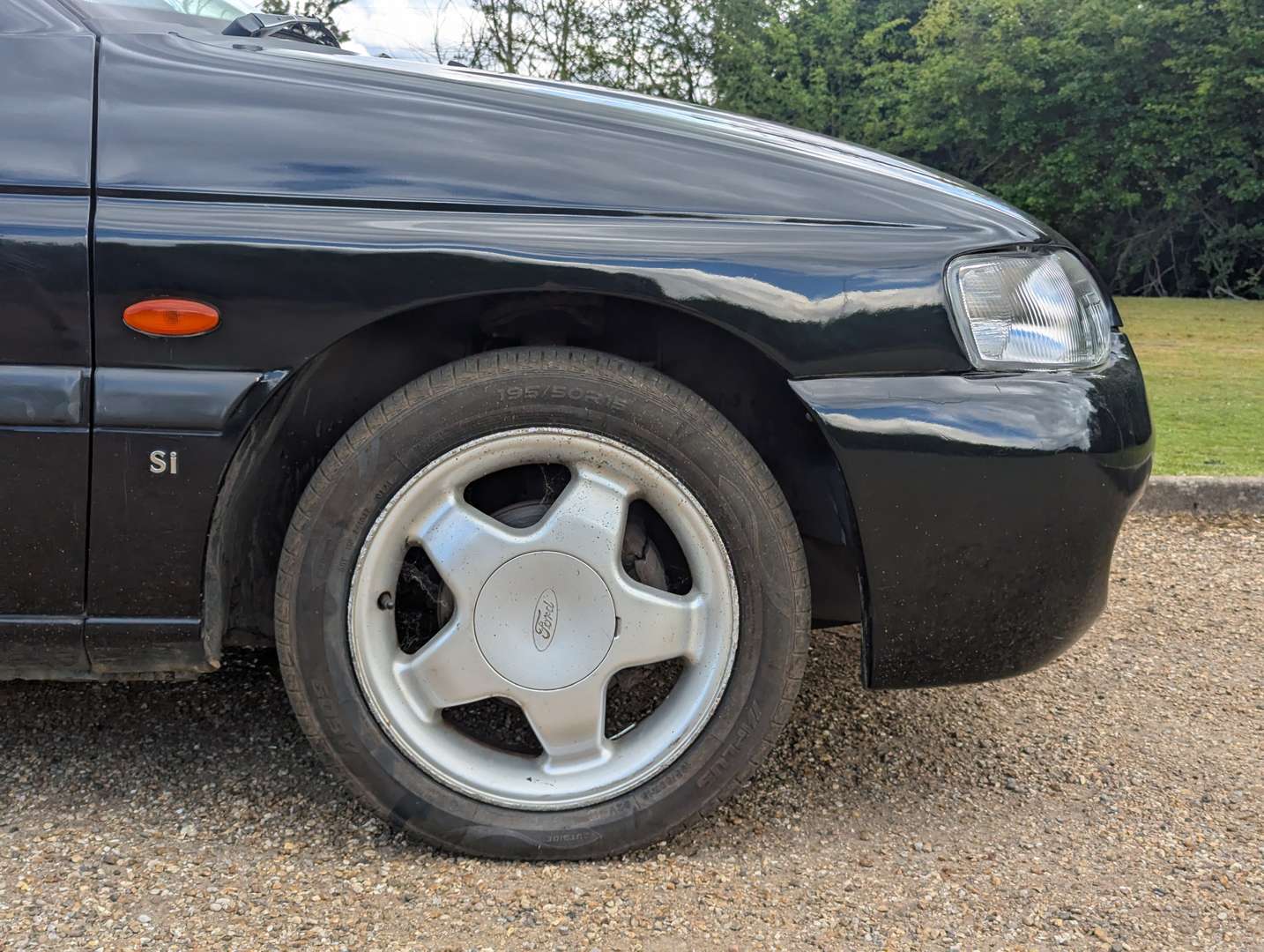 <p>1996 FORD ESCORT SI</p>