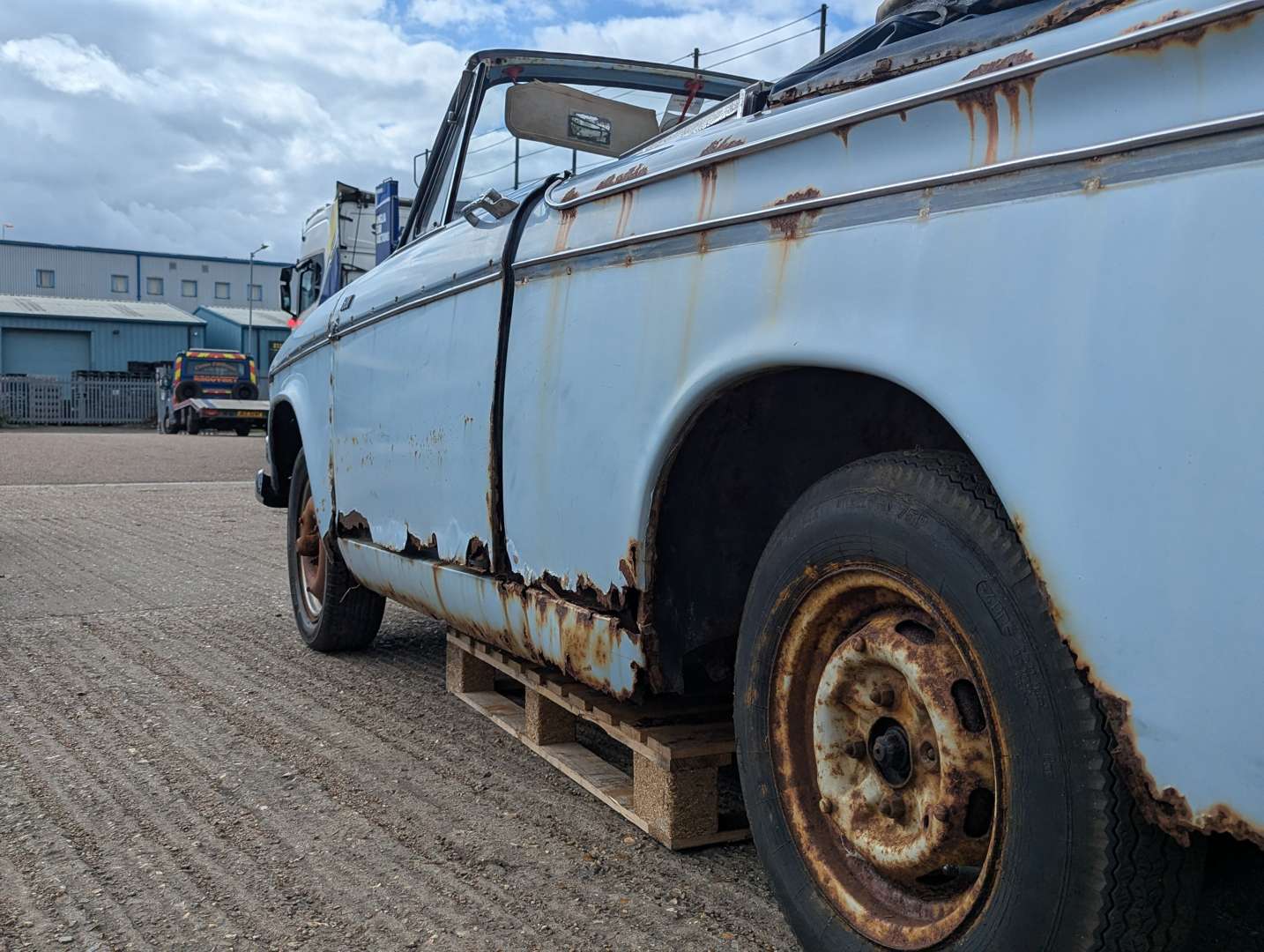 <p>1961 HILLMAN SUPER MINX</p>