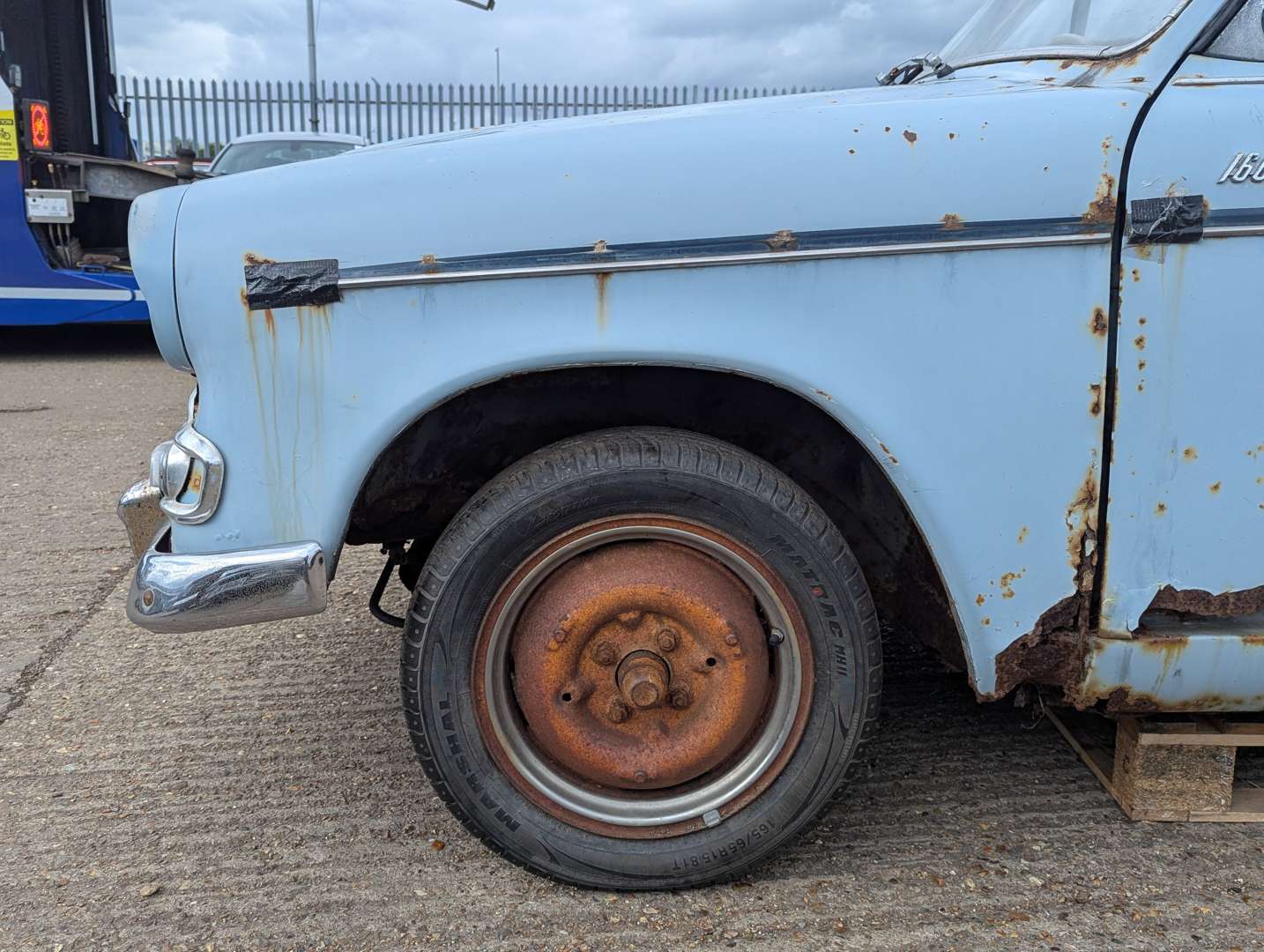 <p>1961 HILLMAN SUPER MINX</p>