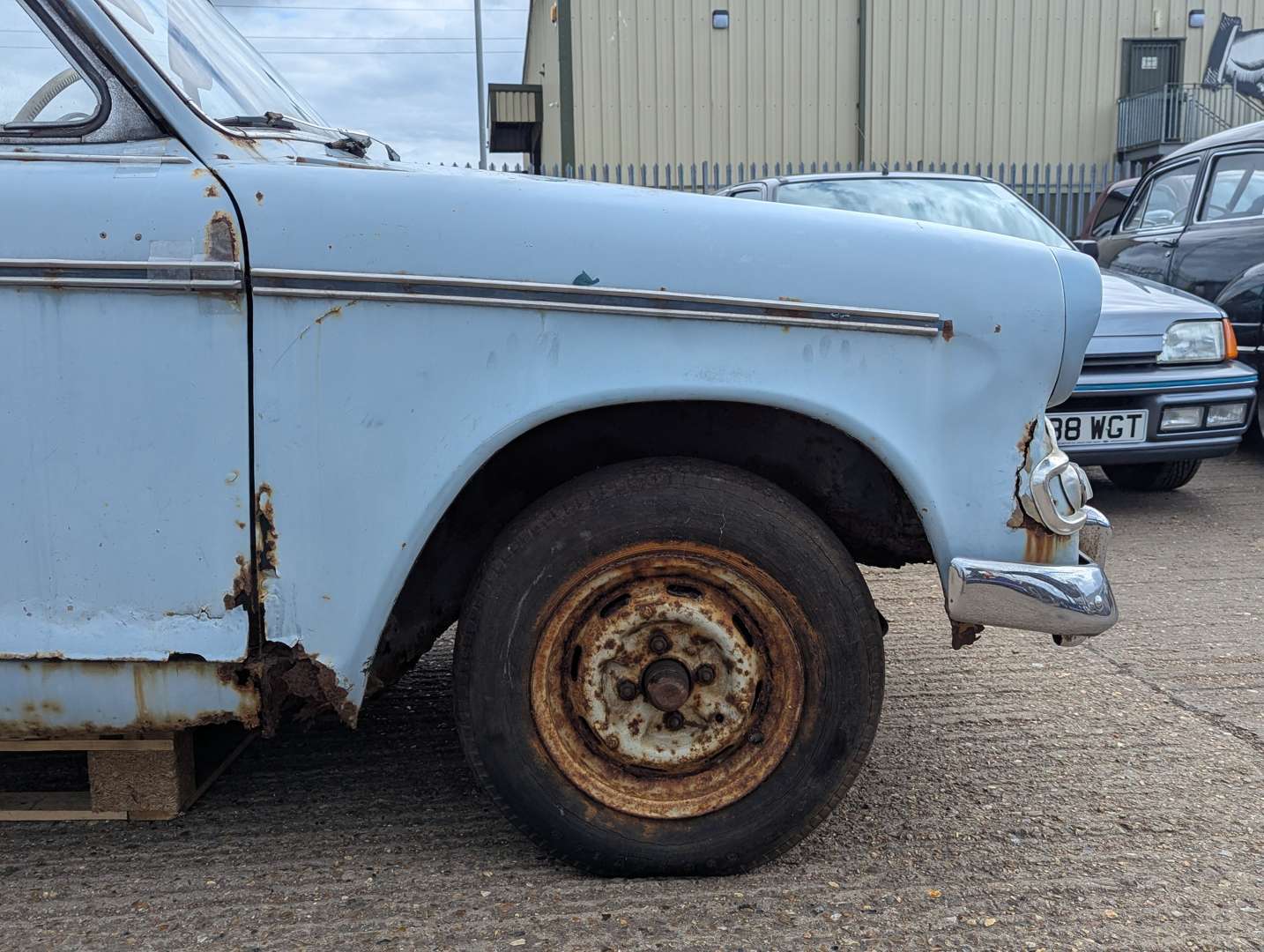<p>1961 HILLMAN SUPER MINX</p>