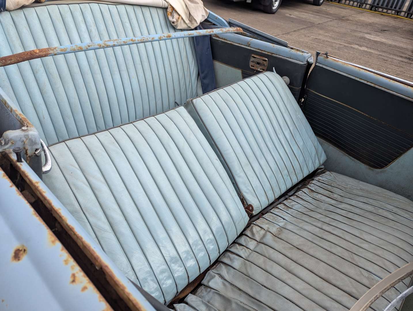 <p>1961 HILLMAN SUPER MINX</p>
