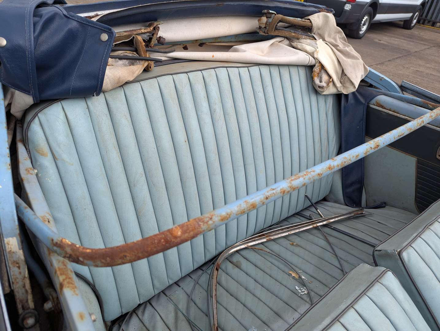<p>1961 HILLMAN SUPER MINX</p>