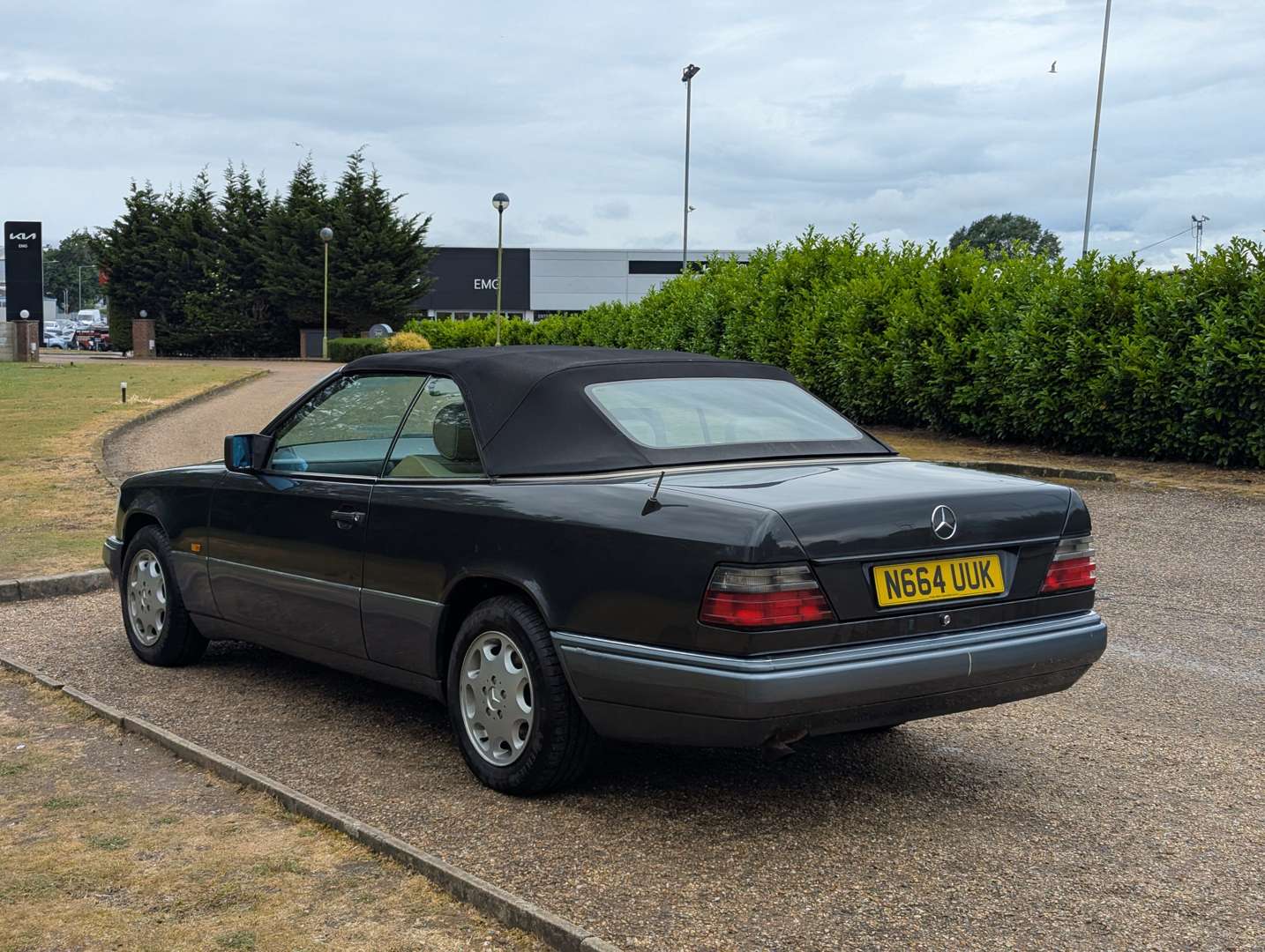 <p>1995 MERCEDES E220 CABRIOLET</p>