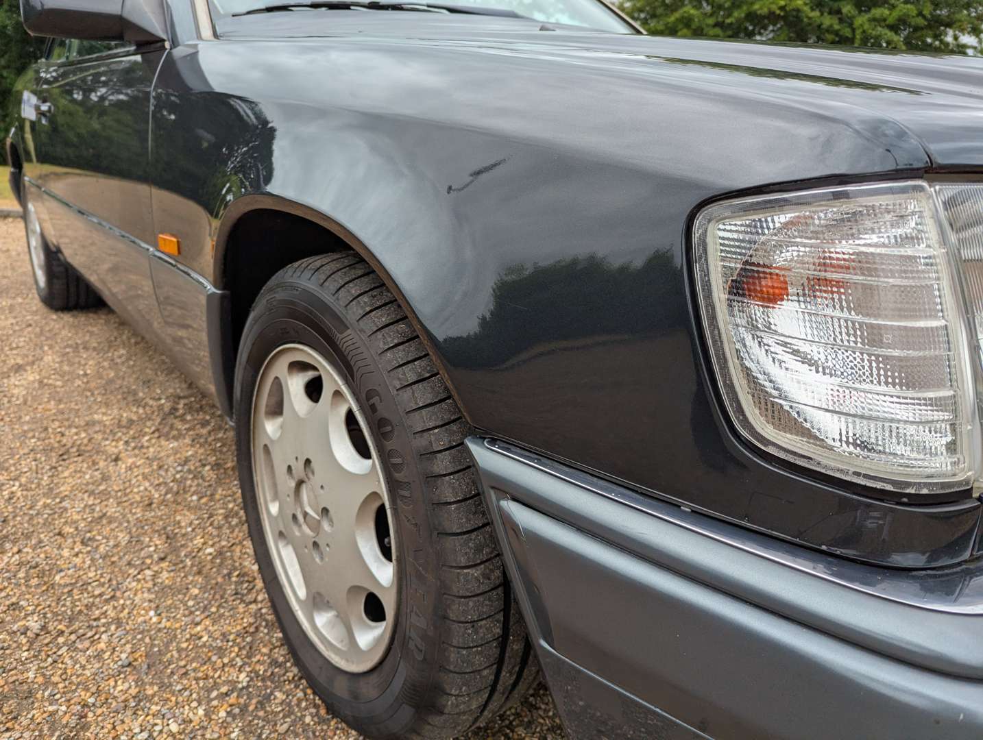 <p>1995 MERCEDES E220 CABRIOLET</p>
