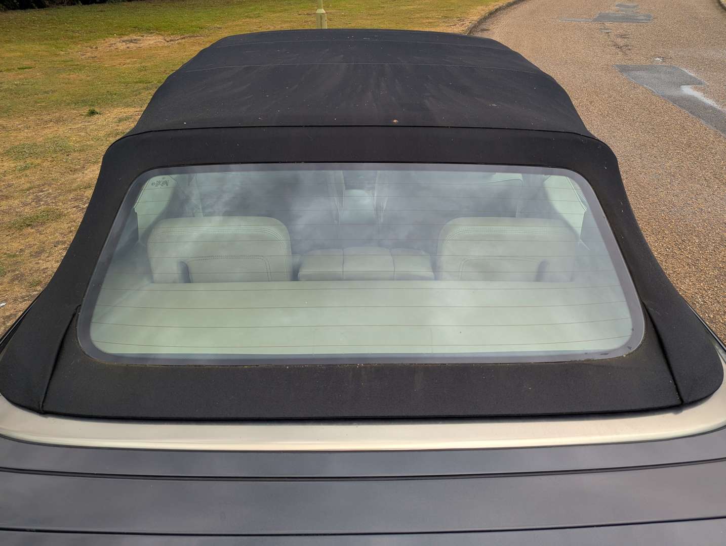 <p>1995 MERCEDES E220 CABRIOLET</p>