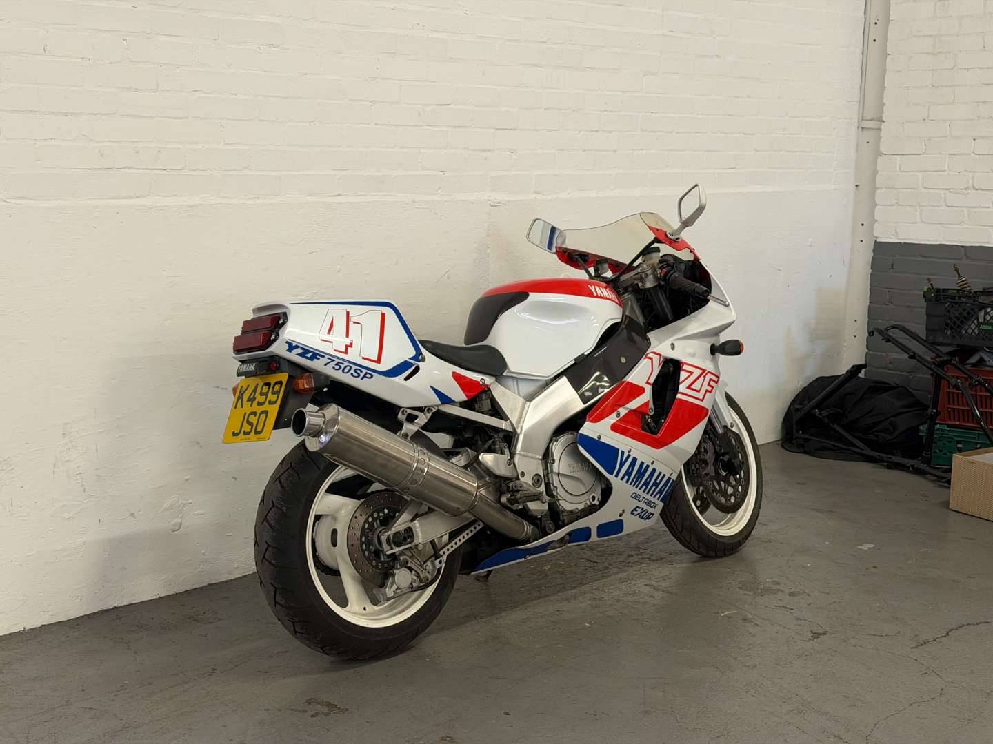 <p>1993 YAMAHA YZF 750</p>