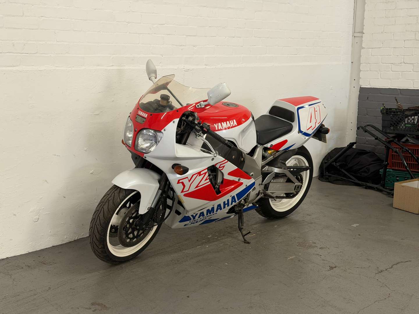 <p>1993 YAMAHA YZF 750</p>