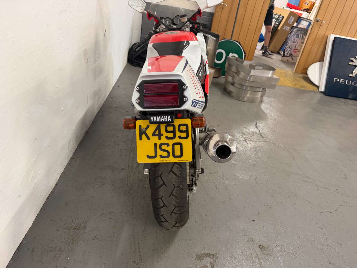 <p>1993 YAMAHA YZF 750</p>