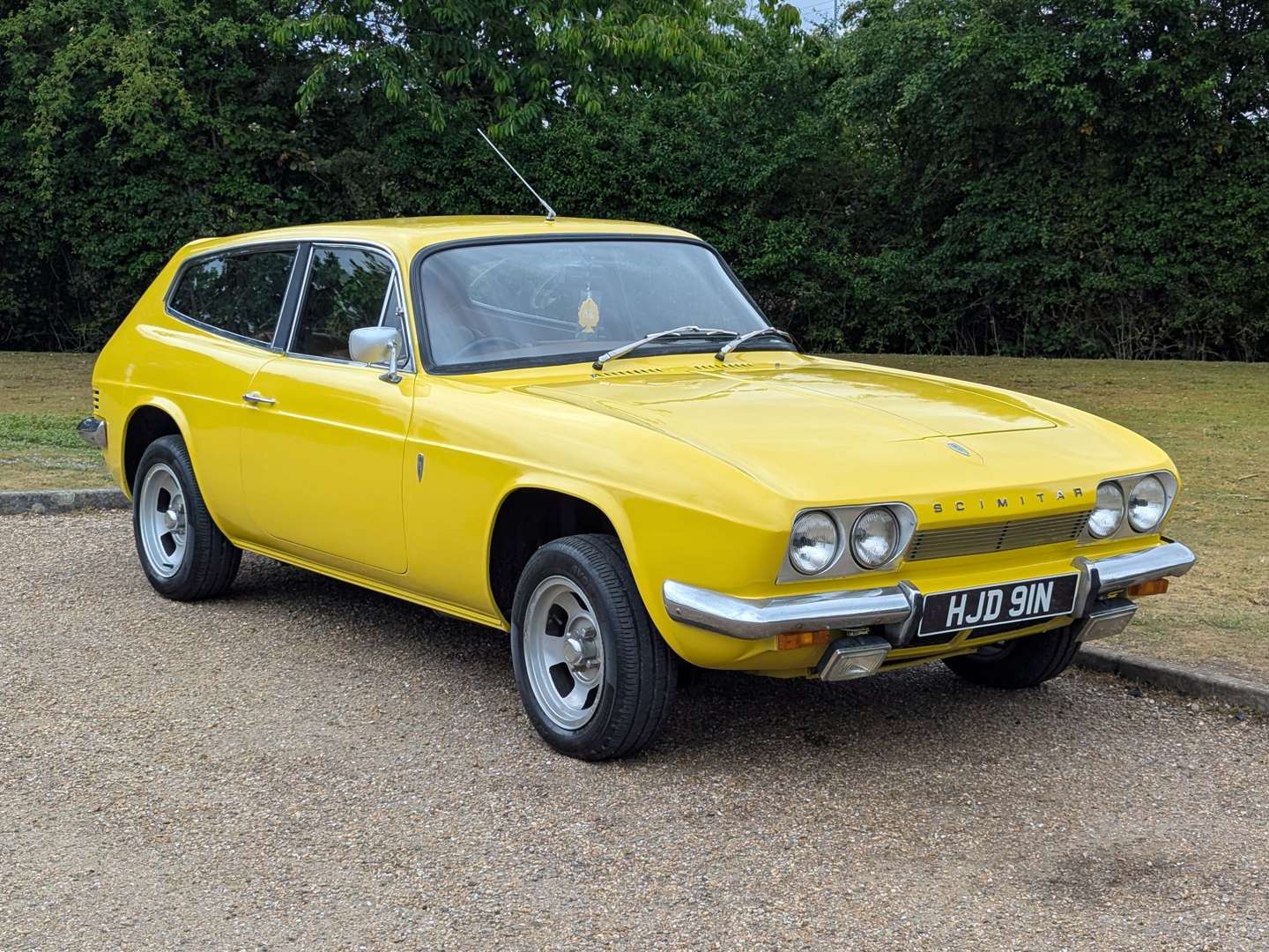 <p>1975 RELIANT SCIMITAR GTE</p>