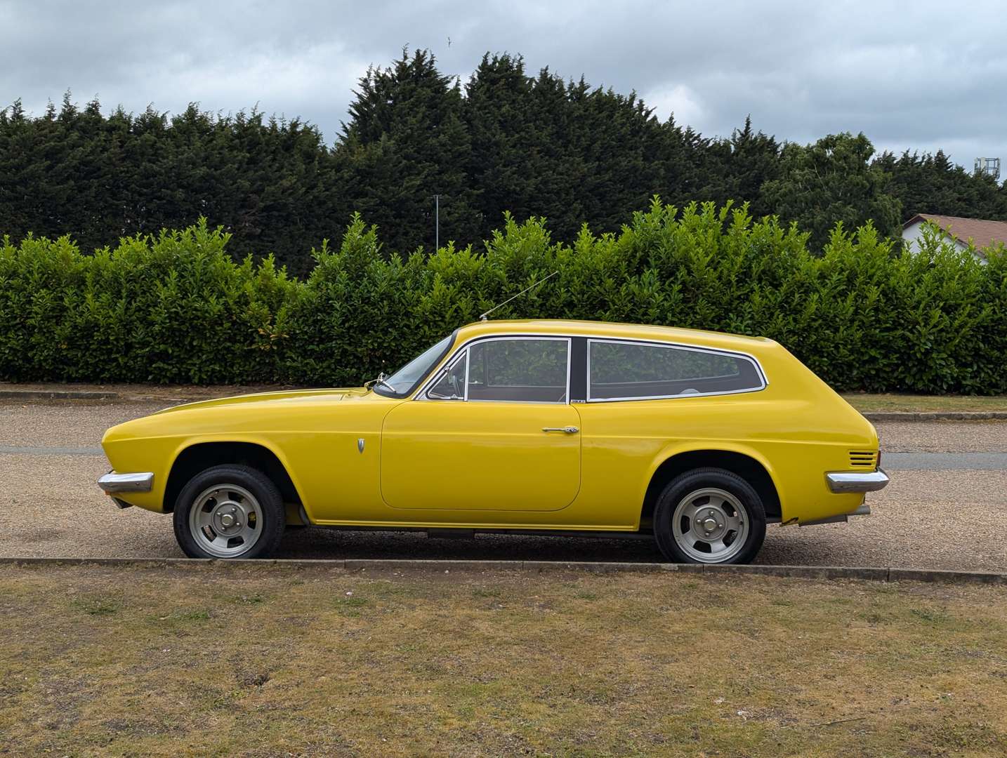 <p>1975 RELIANT SCIMITAR GTE</p>