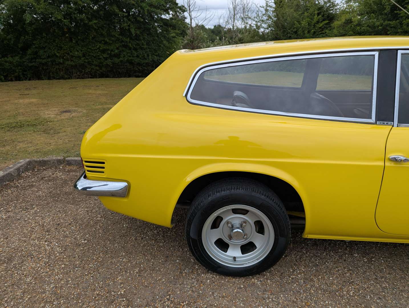 <p>1975 RELIANT SCIMITAR GTE</p>