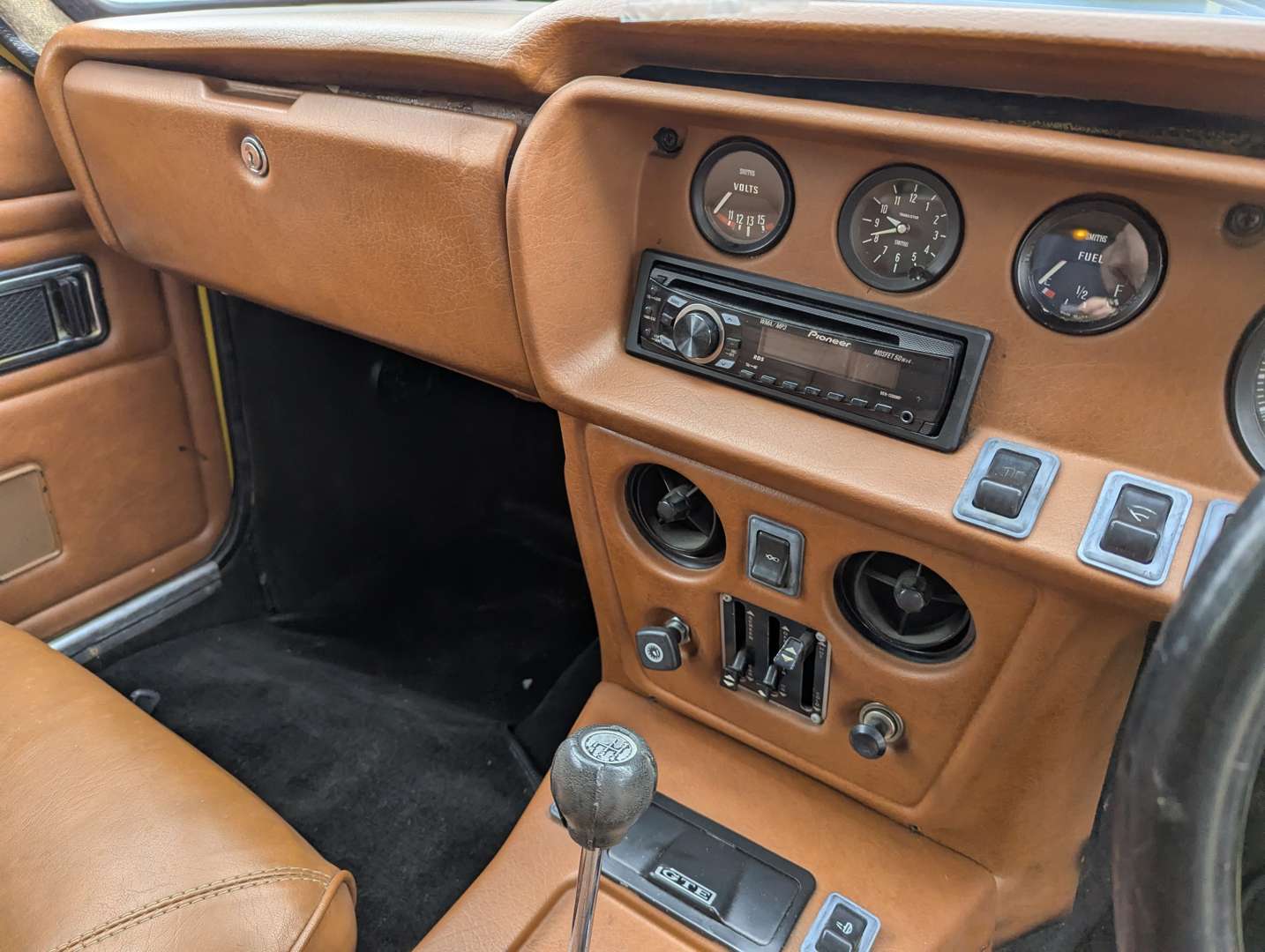 <p>1975 RELIANT SCIMITAR GTE</p>