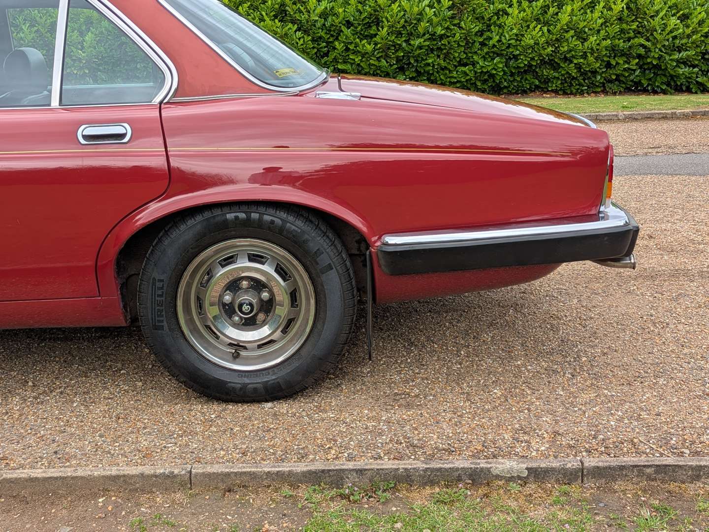 <p>1980 DAIMLER 4.2 SOVEREIGN AUTO</p>