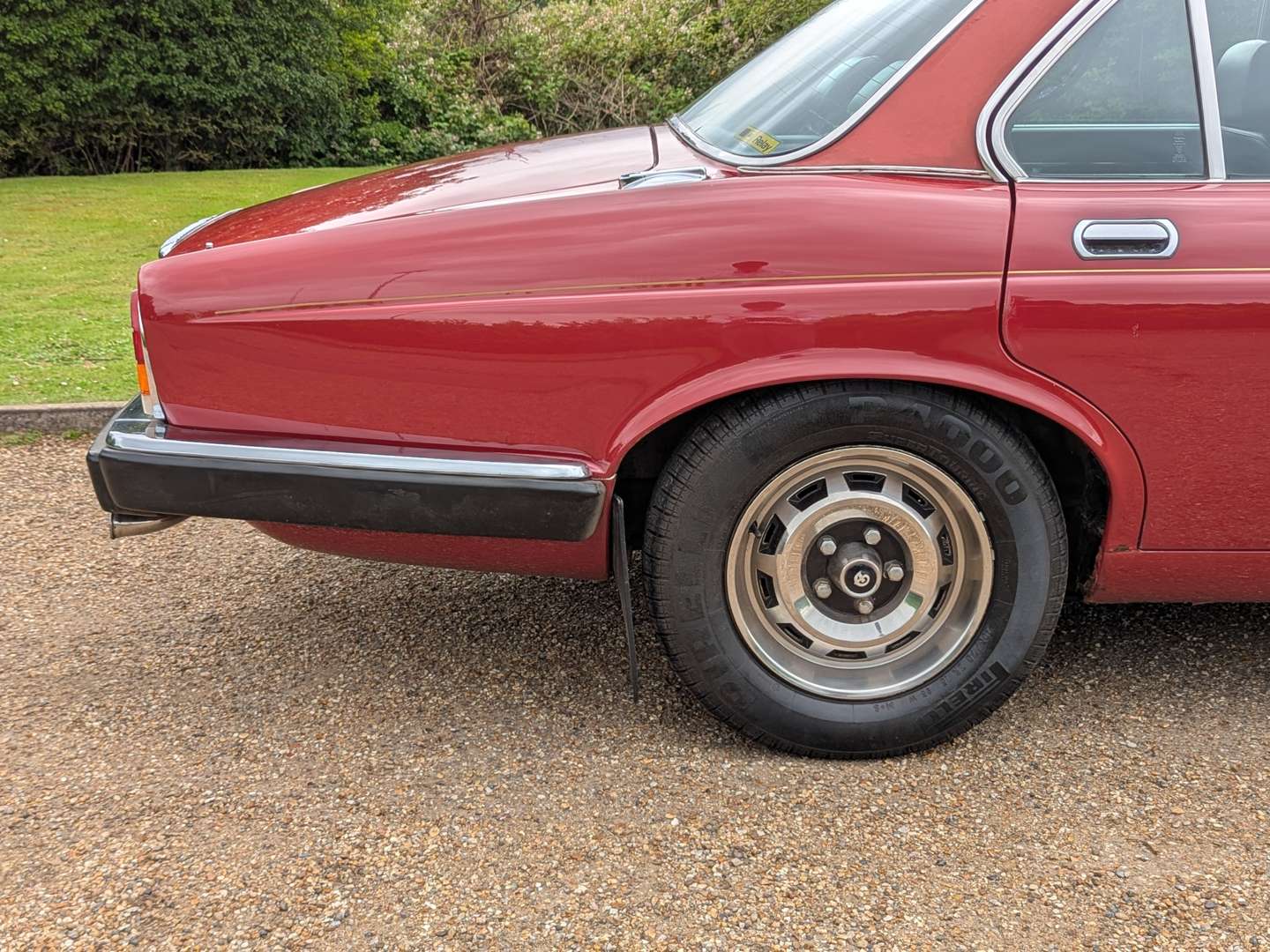 <p>1980 DAIMLER 4.2 SOVEREIGN AUTO</p>