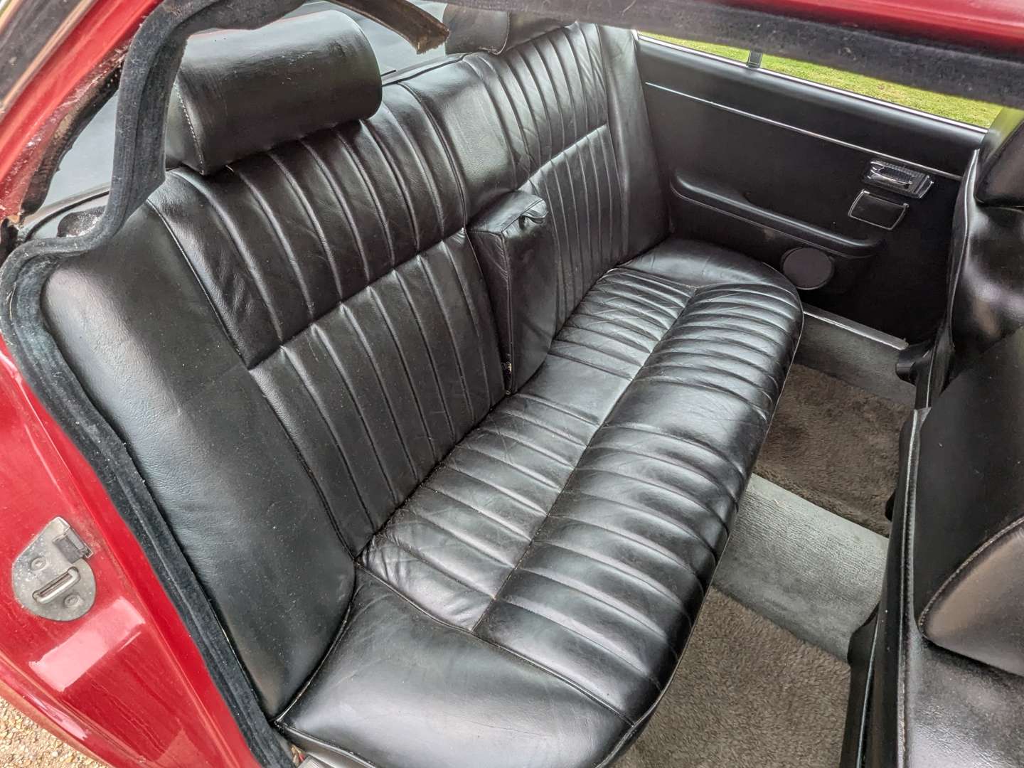 <p>1980 DAIMLER 4.2 SOVEREIGN AUTO</p>